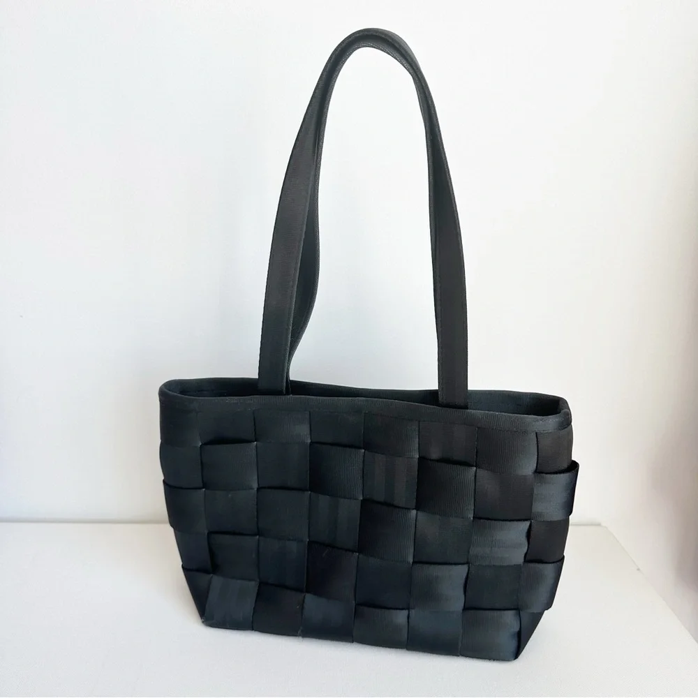 Harveys Seatbelt Bag Black Tote Purse Snap Closure Medium